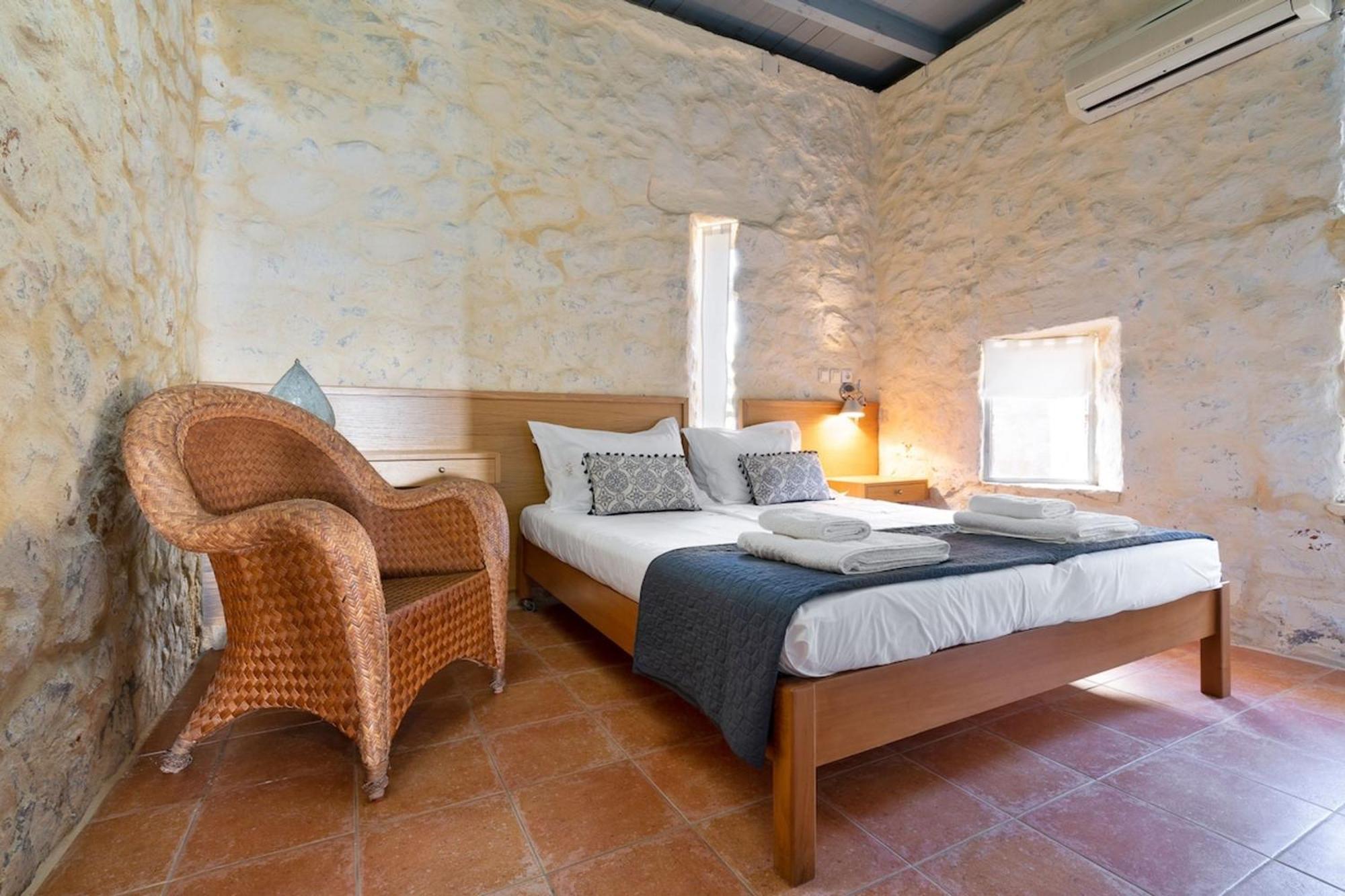 Villa Mediterranea, With Heated Pool Livadia  Ngoại thất bức ảnh