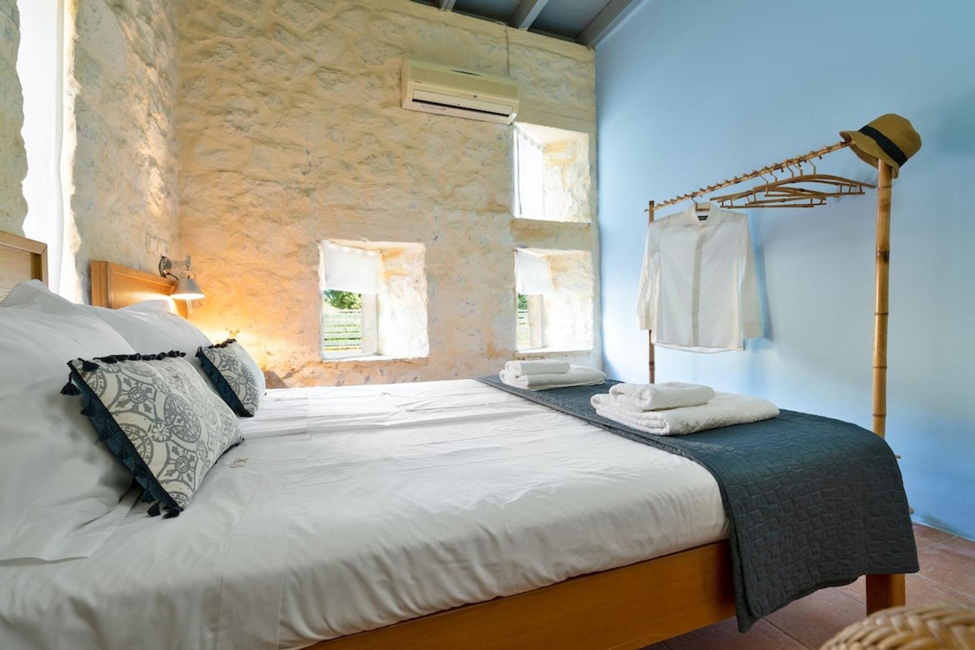 Villa Mediterranea, With Heated Pool Livadia  Ngoại thất bức ảnh
