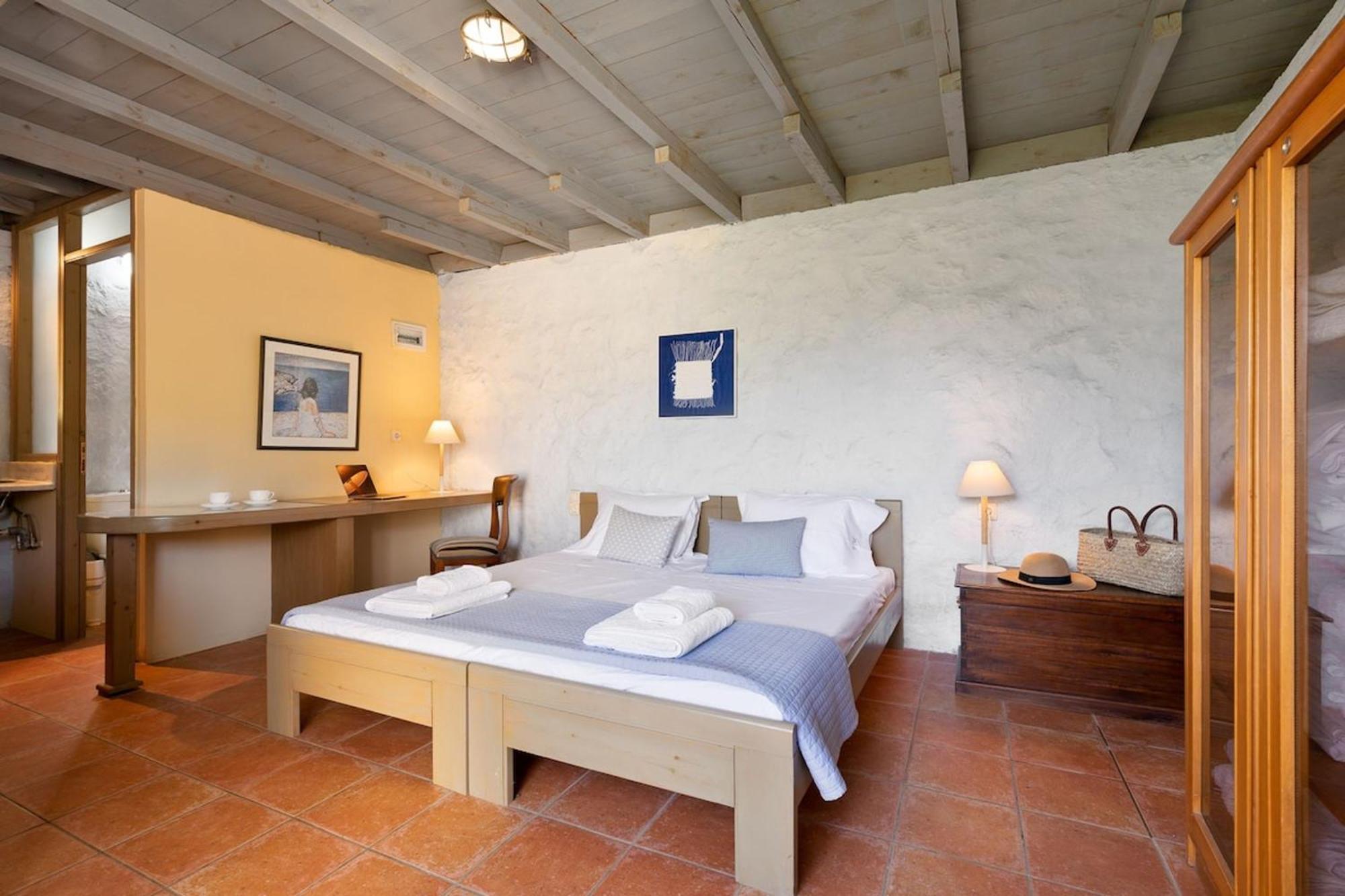 Villa Mediterranea, With Heated Pool Livadia  Ngoại thất bức ảnh