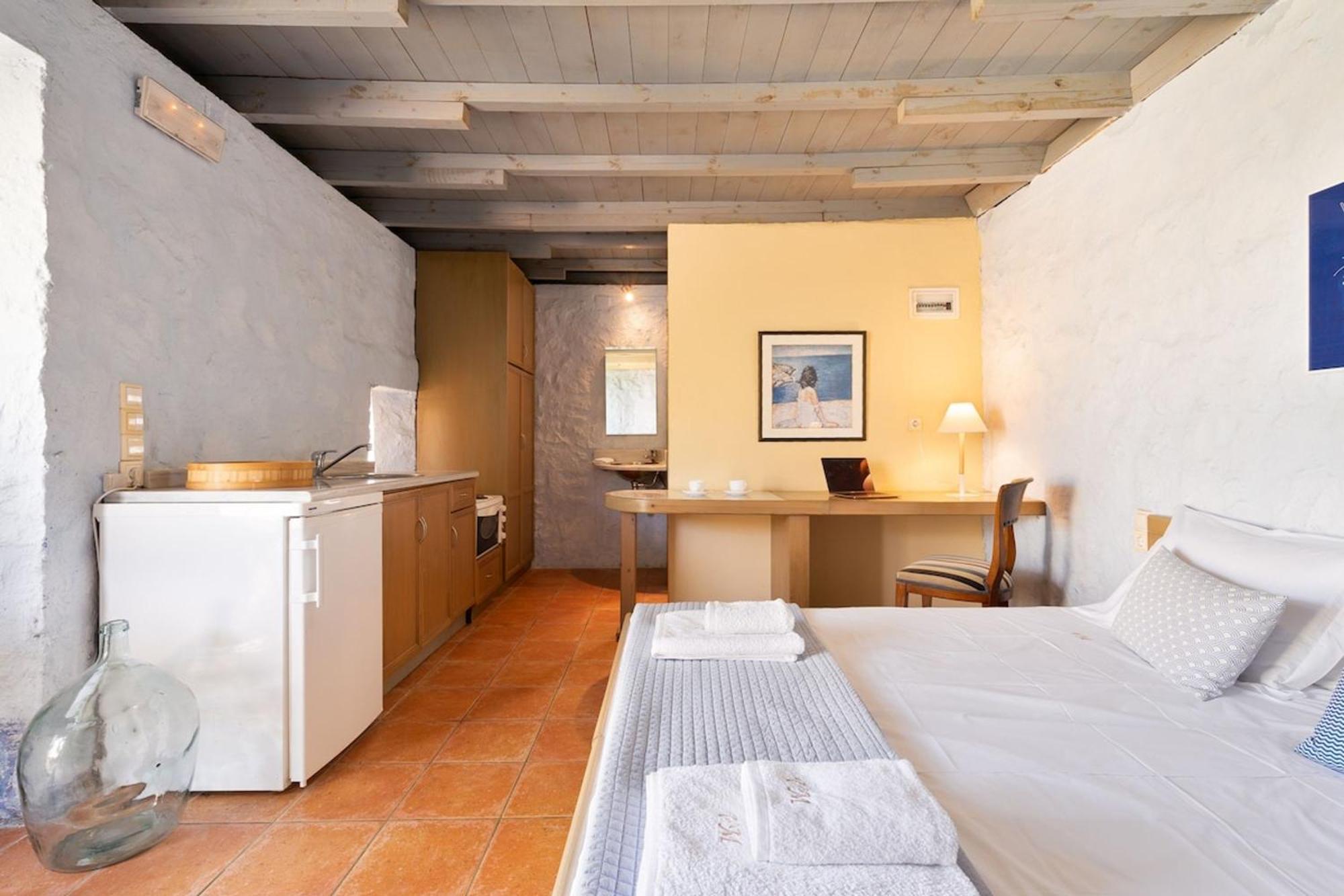 Villa Mediterranea, With Heated Pool Livadia  Ngoại thất bức ảnh